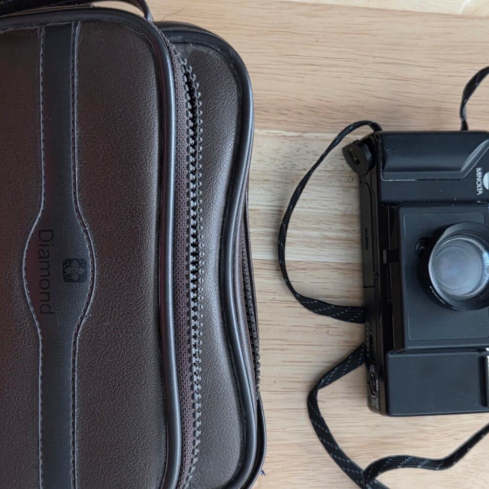 ​Minolta Freedom II 35mm Film Camera Bundle Vintage Diamond Case Strap Retro
